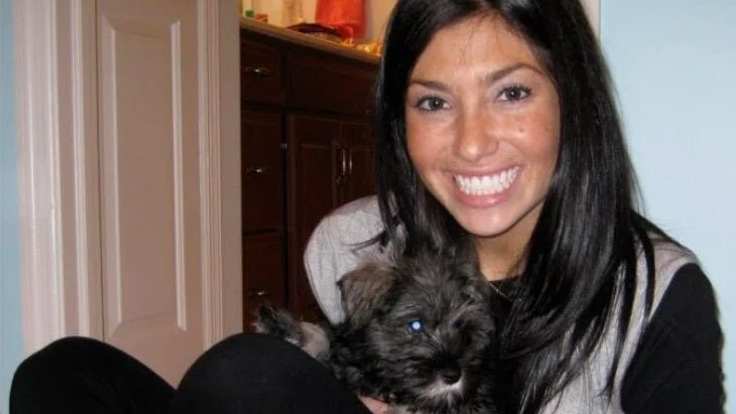 26. siječnja 2011., 27-godišnju učiteljicu pronašla je mrtva zaručnika u kuhinji njihovog stana u četvrti Manayunk u Philadelphiji